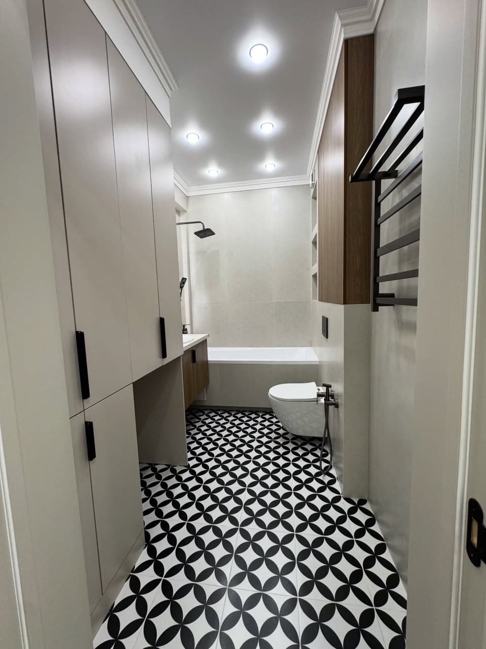 Элитка, 2 ком, 64 м2, этаж 11/14, ж/к Ала-Тоо (Ala-Too), Сост: Евроремонт - фото 16