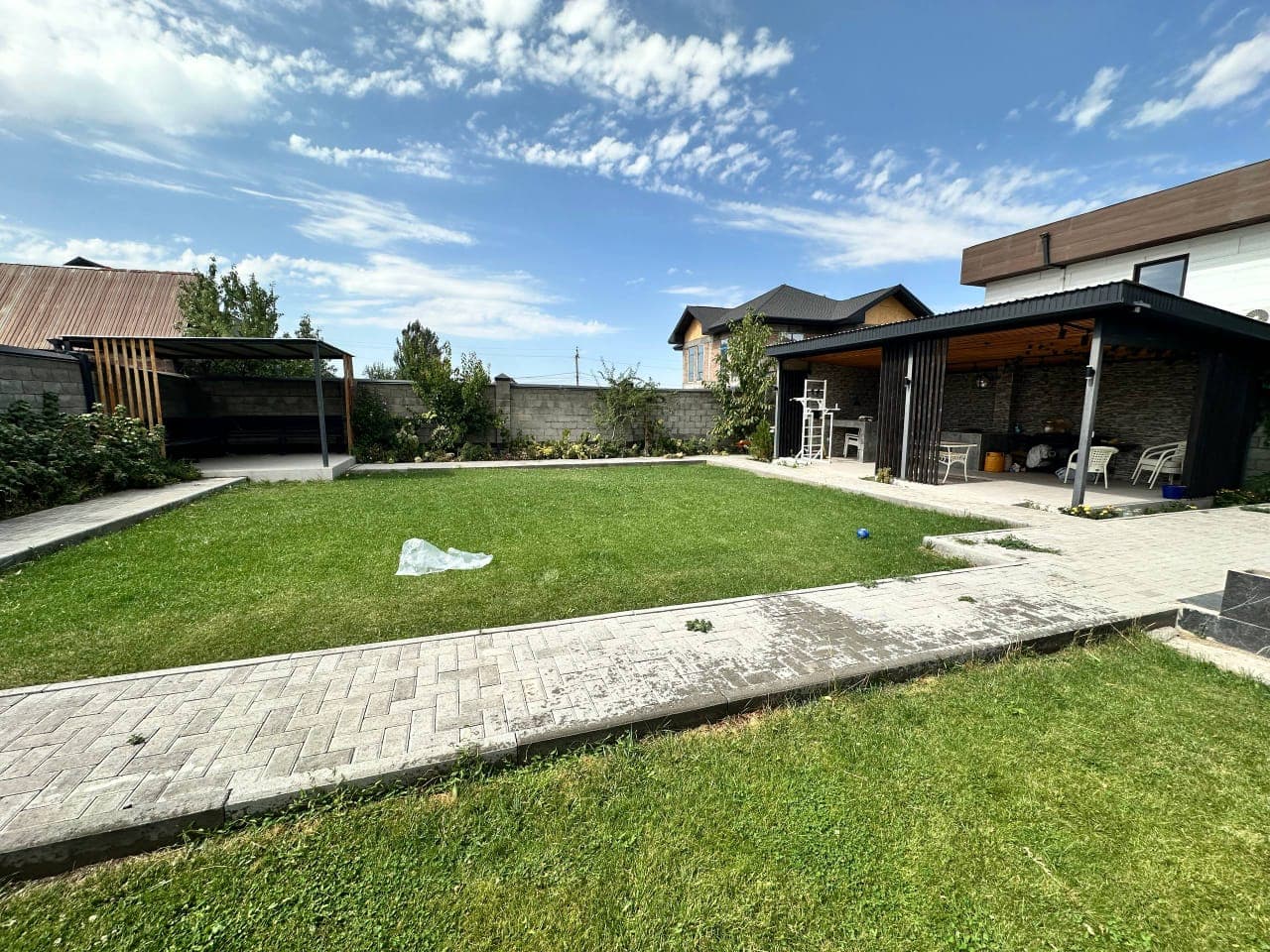 Property 100325 - Image 2
