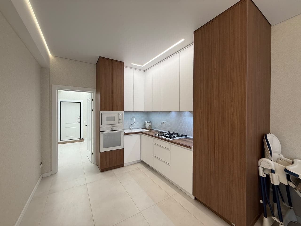 Элитка, 3 ком, 105 м2, этаж 2/10, ж/к ЖК Discovery, Сост: Евроремонт - фото 17