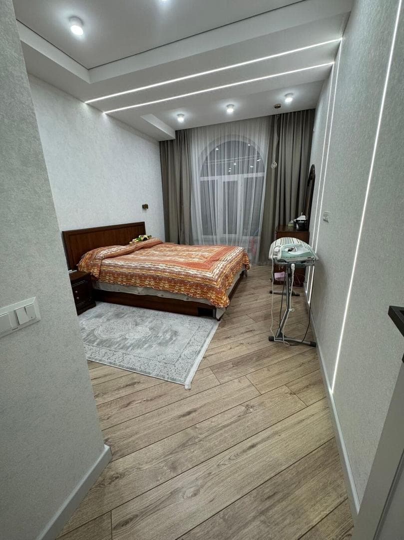 Элитка, 3 ком, 90 м2, этаж 6/9, ж/к Асанбай Ордо (ЖК Флоренция), Сост: Евроремонт - фото 1