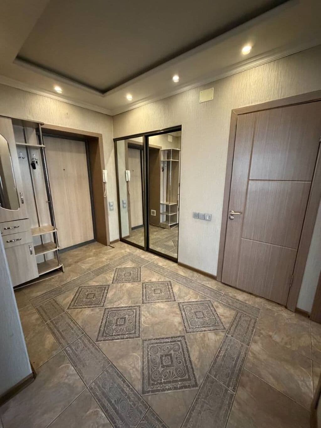 Элитка, 3 ком, 86 м2, этаж 2/13, Сост: Хорошее - фото 9