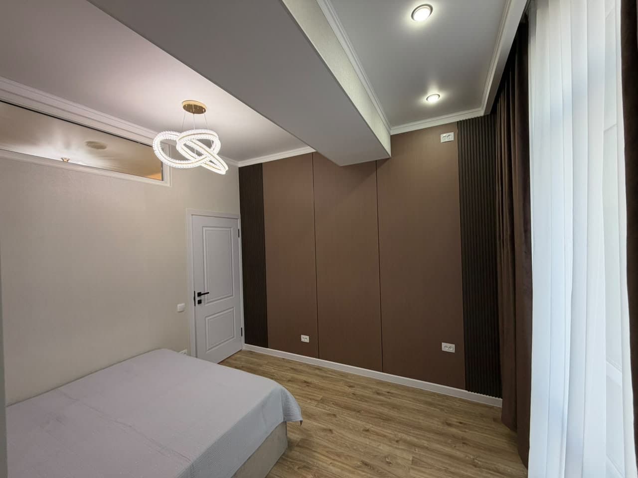 Элитка, 2 ком, 57 м2, этаж 9/10, ж/к Aalam City, Сост: Евроремонт