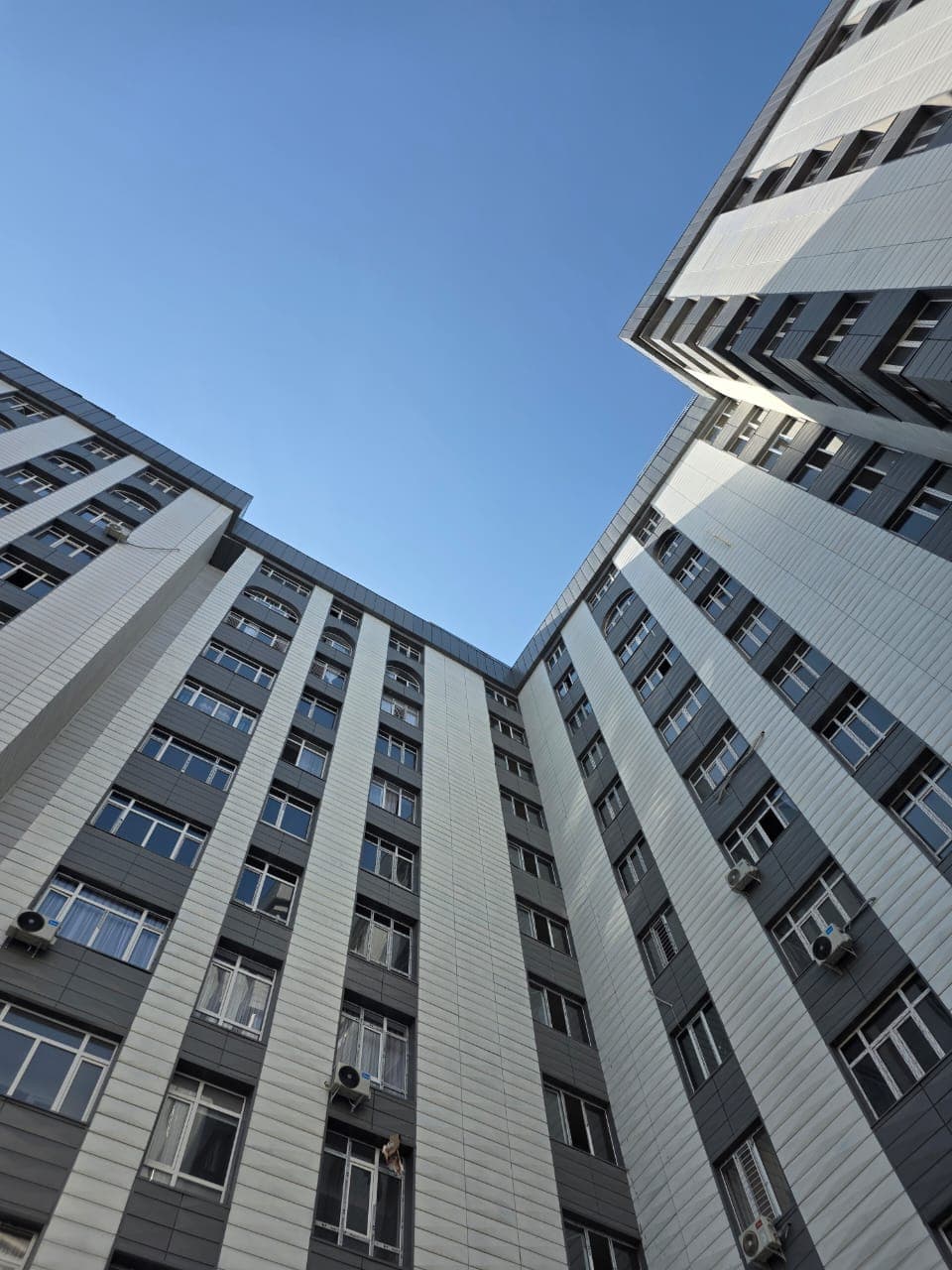 Элитка, 1 ком, 40 м2, этаж 12/13, ж/к Достук, Сост: Хорошее - фото 1