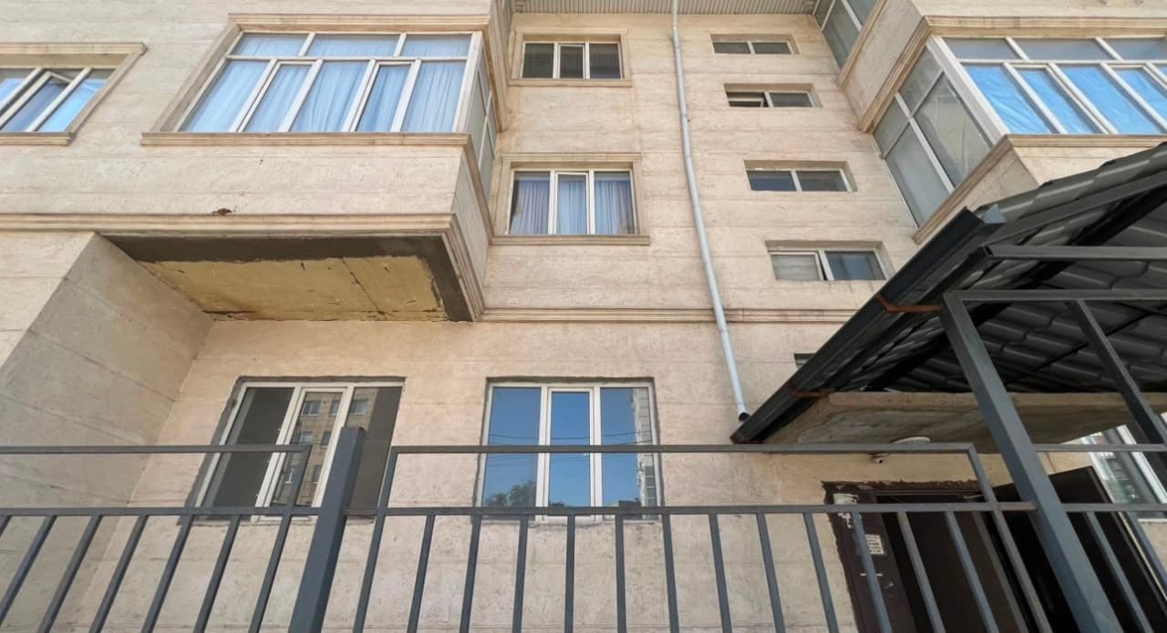 Элитка, 2 ком, 75 м2, этаж 2/3, Сост: Хорошее - фото 1