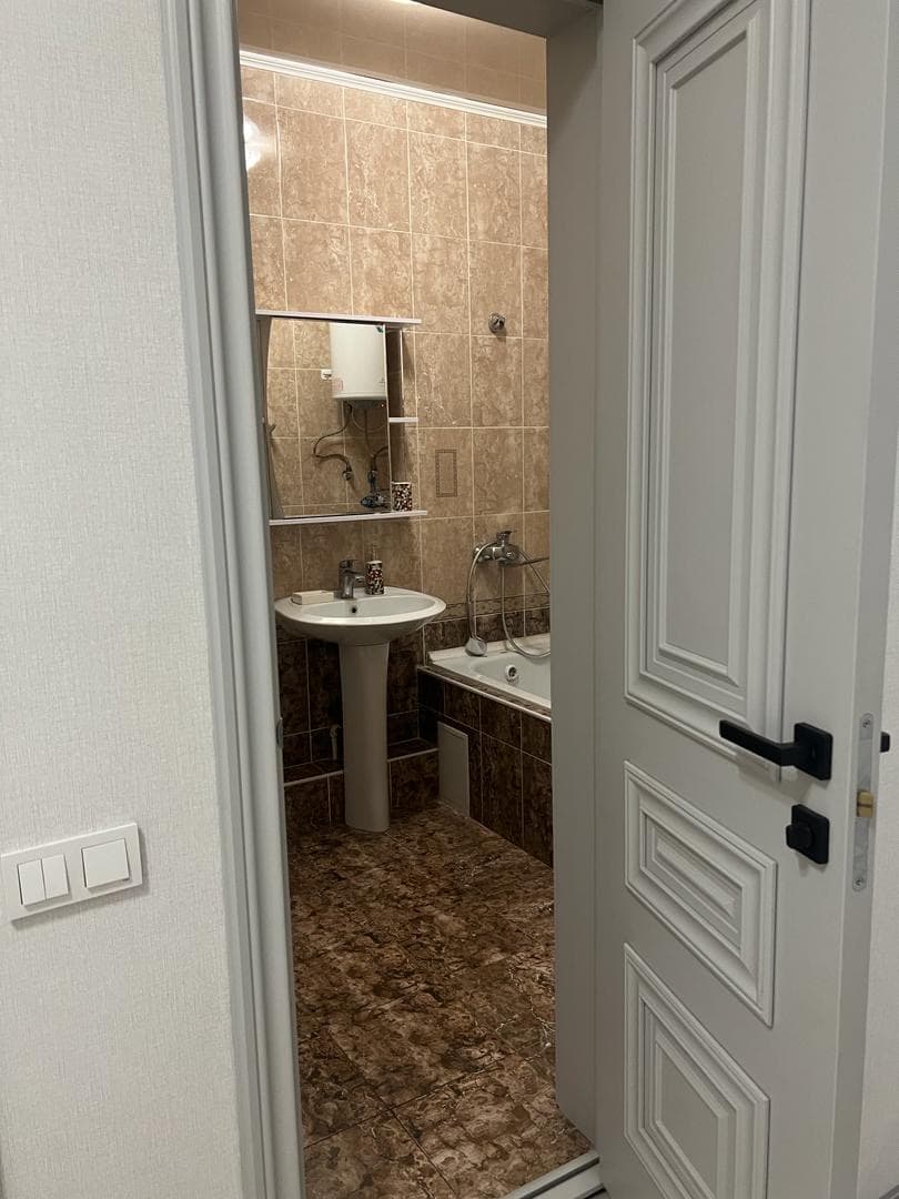 Элитка, 2 ком, 70 м2, этаж 9/10 - фото 10