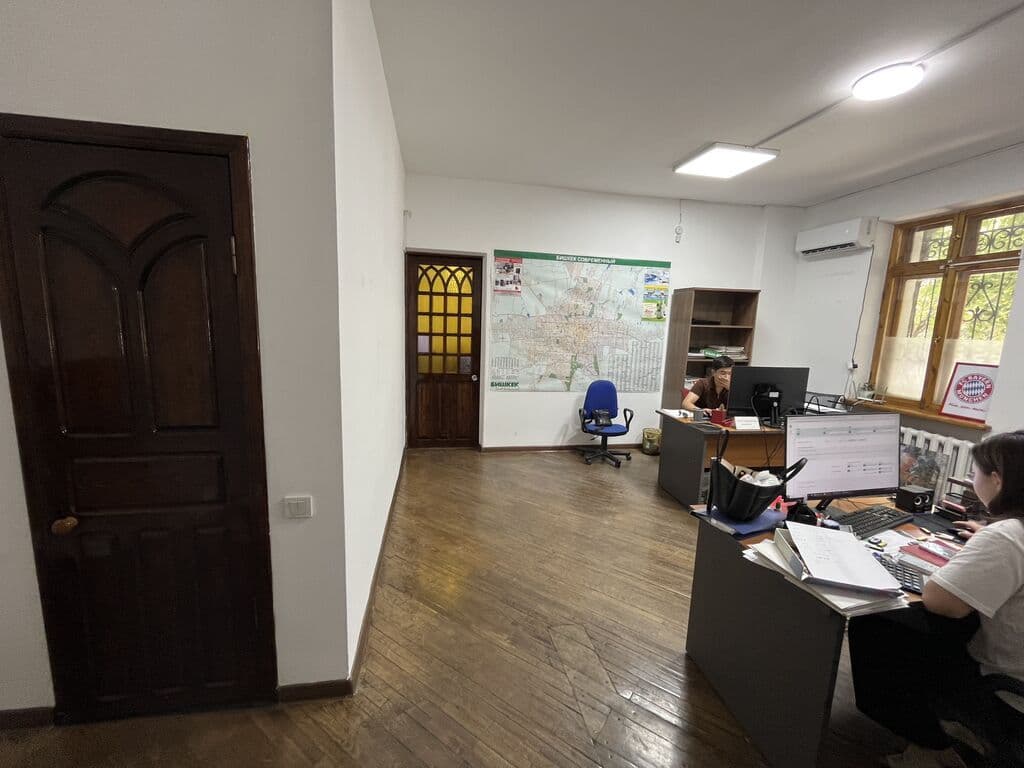 Коммерческая, 68 м2, этаж 1/2, Сост: Среднее - фото 2