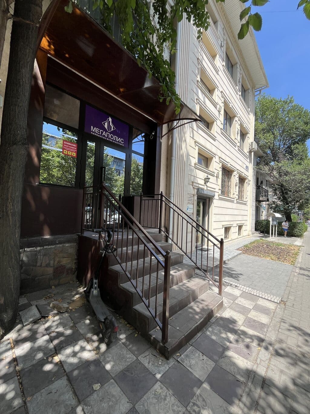 Коммерческая, 68 м2, этаж 1/2, Сост: Среднее - фото 4