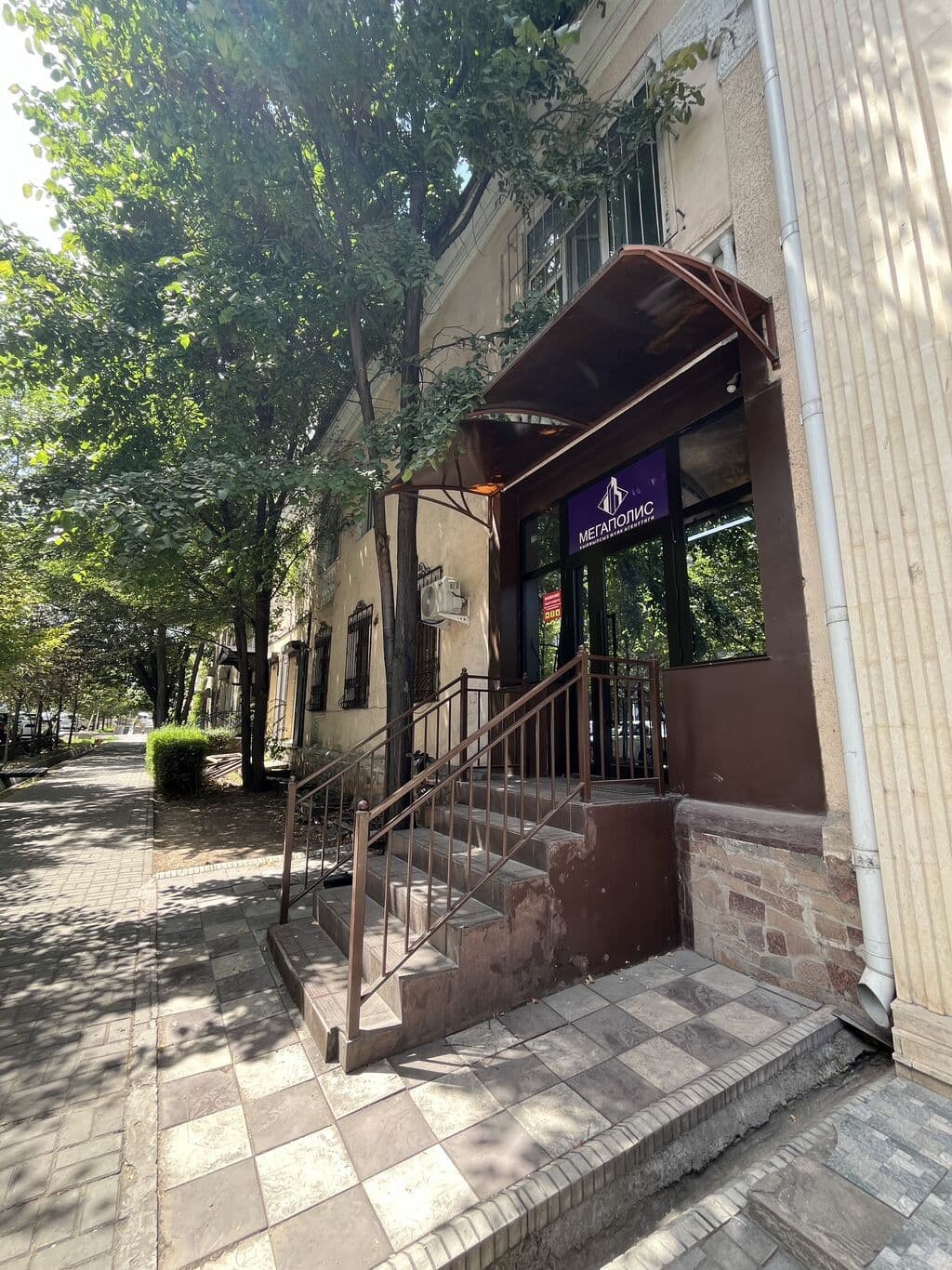 Коммерческая, 68 м2, этаж 1/2, Сост: Среднее - фото 9