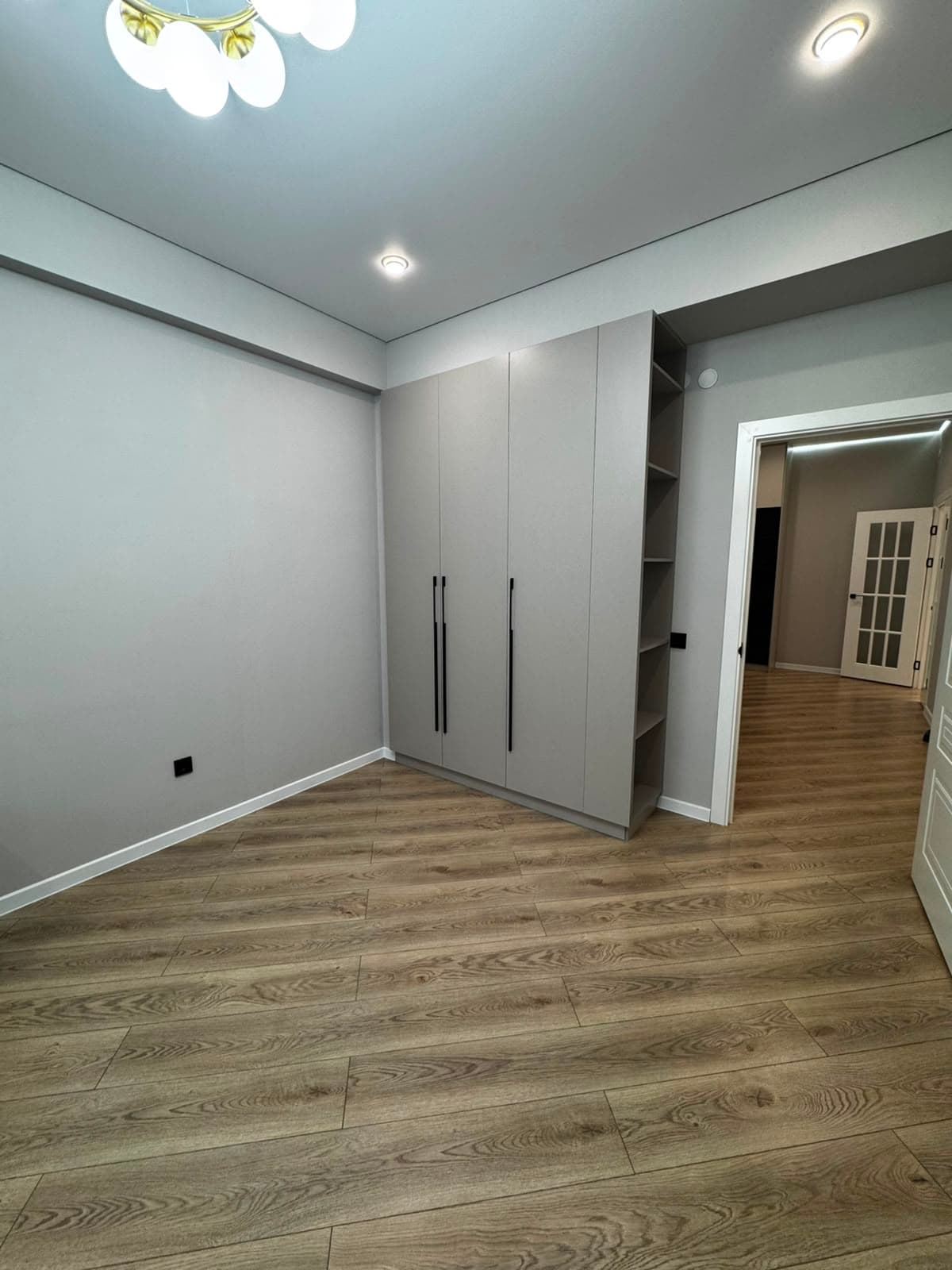 Элитка, 3 ком, 89 м2, этаж 12/16, ж/к Крейсер (Kreyser), Сост: Евроремонт - фото 2