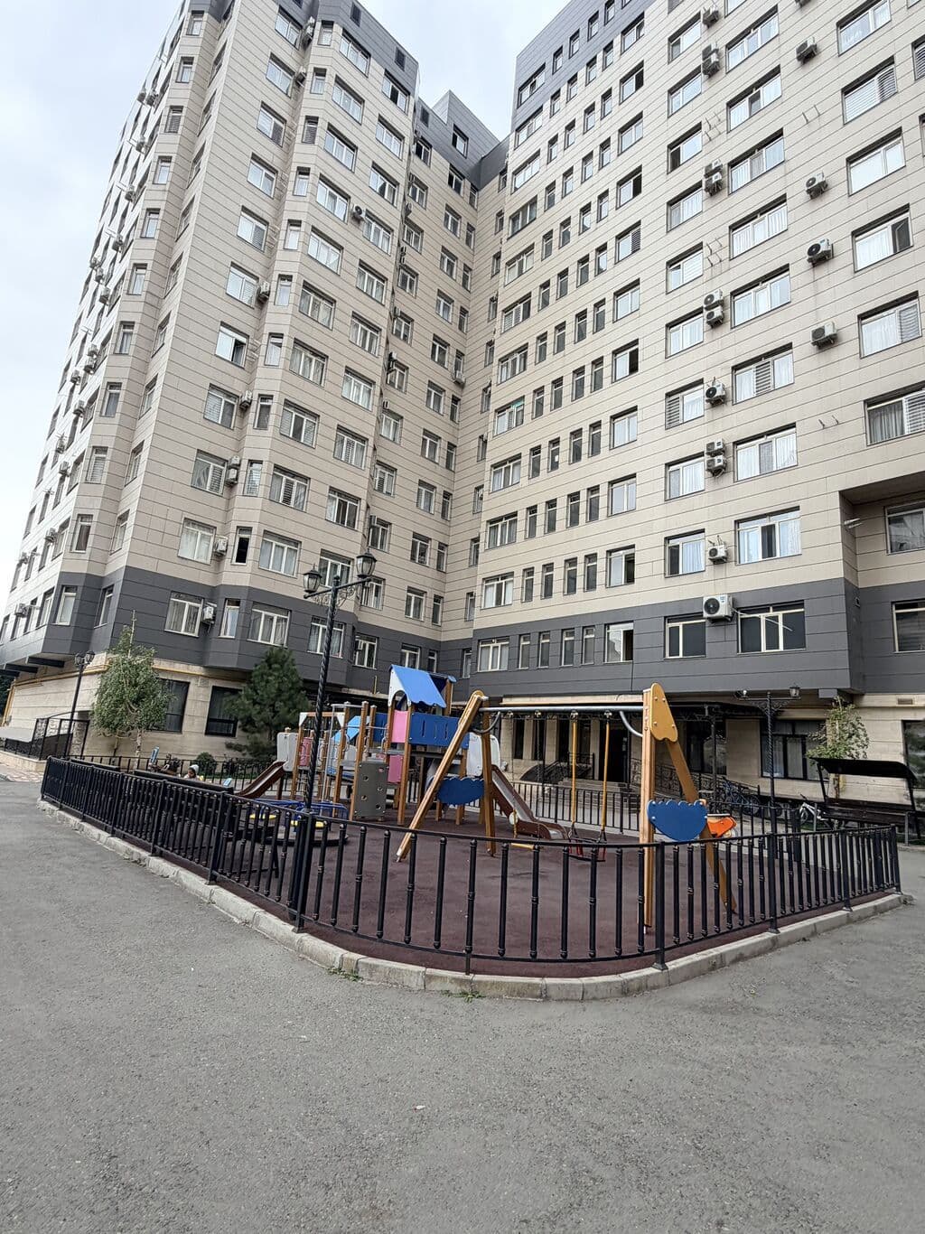Элитка, 52 м2, этаж 5/12, ж/к Royal Center, Сост: Евроремонт - фото 1