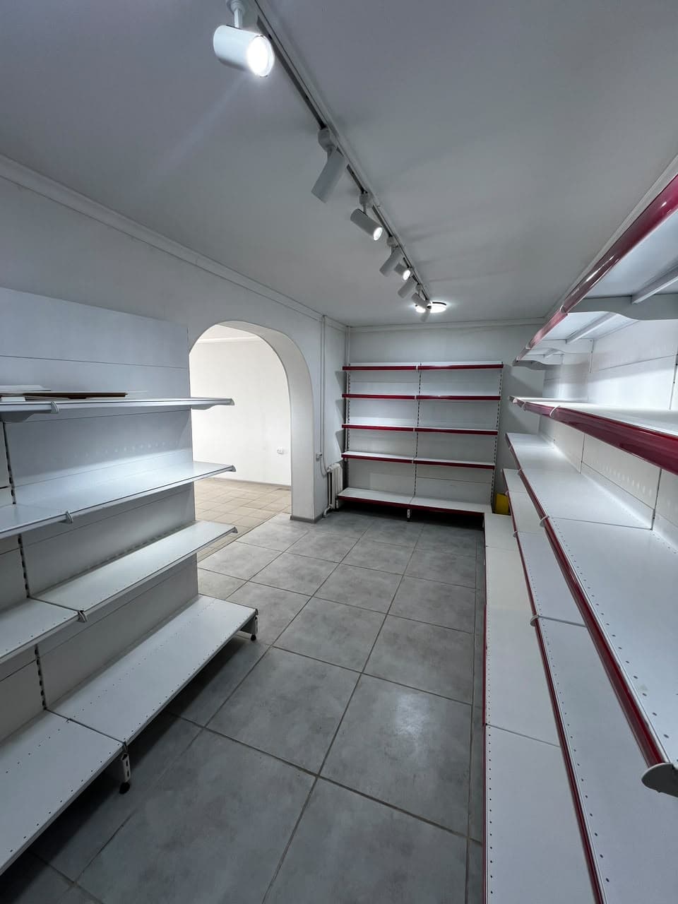 Коммерческая, 54 м2, этаж 1/4, Сост: Хорошее - фото 11