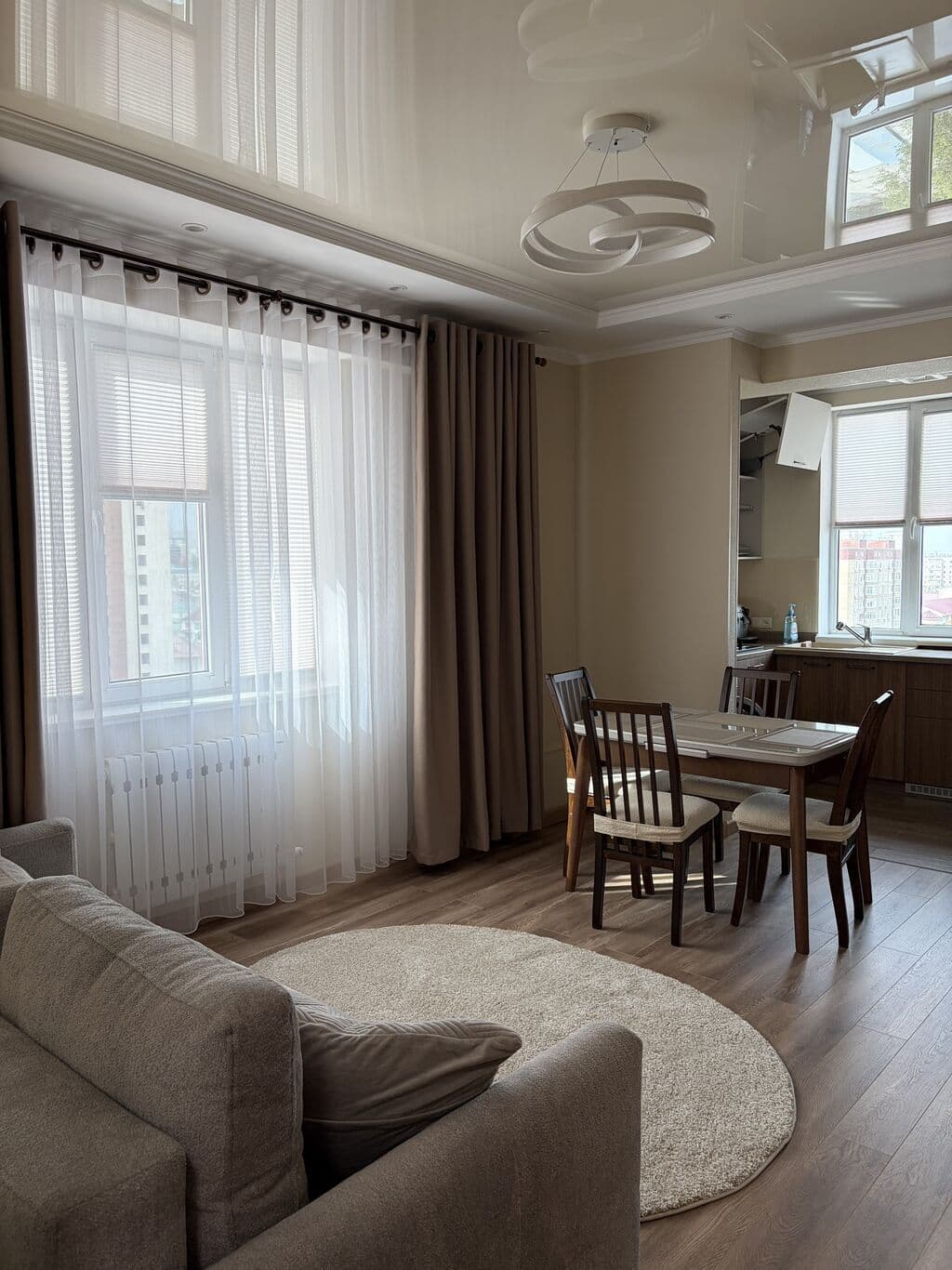 Элитка, 2 ком, 50 м2, этаж 10/11, Сост: Евроремонт - фото 1