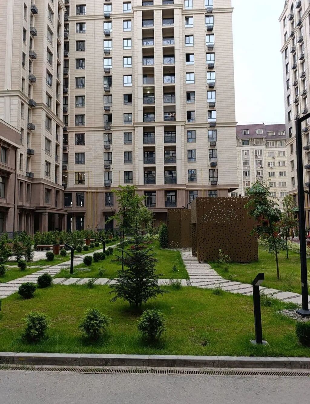 Элитка, 2 ком, 46 м2, этаж 3/10, ж/к Роял(Royal), Сост: Евроремонт - фото 1