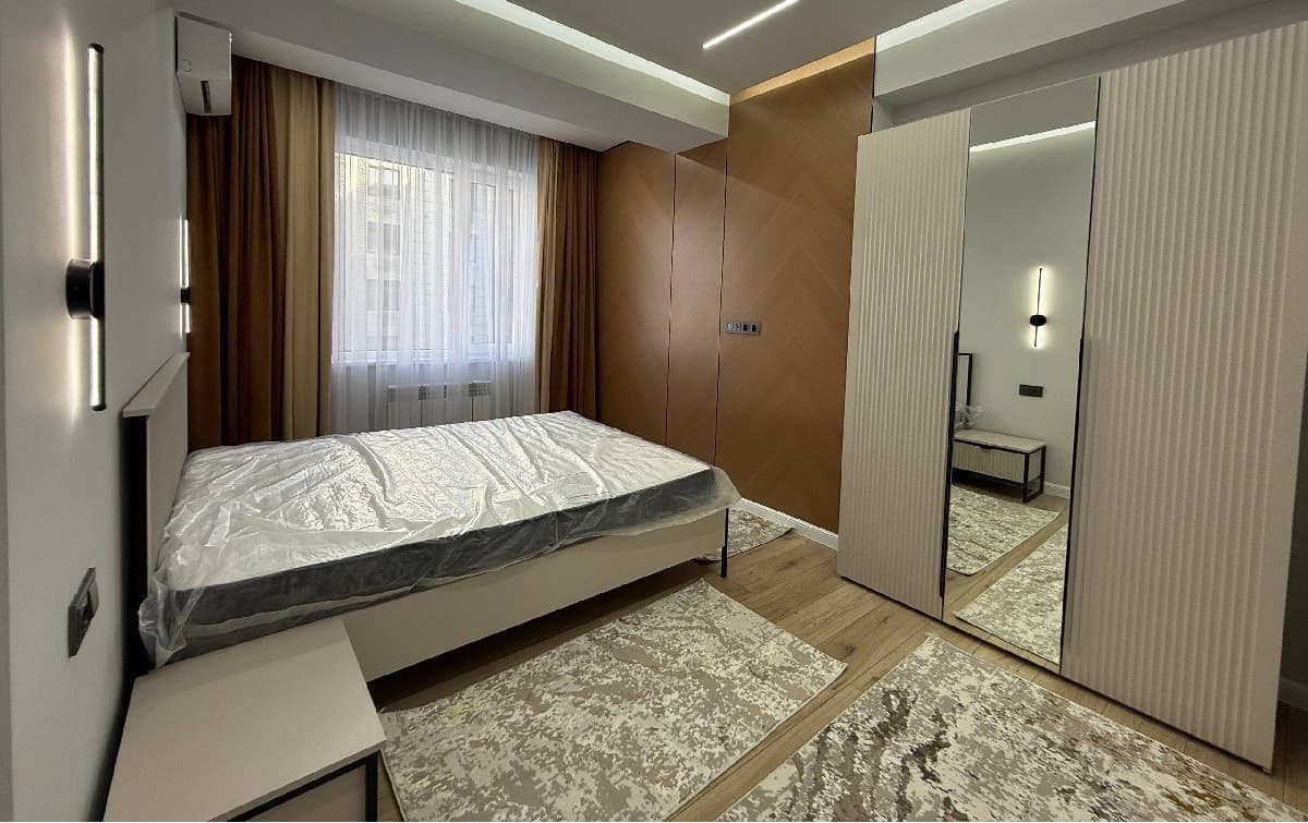 Элитка, 3 ком, 88 м2, этаж 10/12, ж/к Кремлёвский, Сост: Евроремонт - фото 1