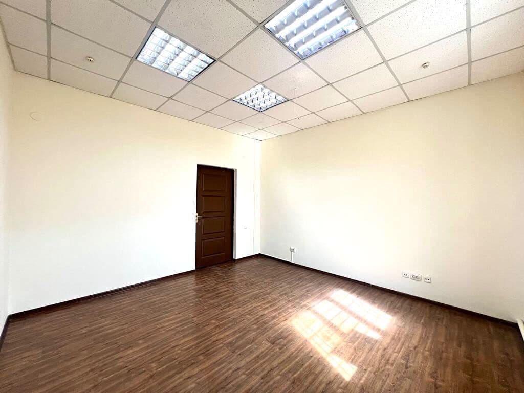 Офис, Коммерческая, 125 м2, этаж 2/3, Сост: Хорошее - фото 3