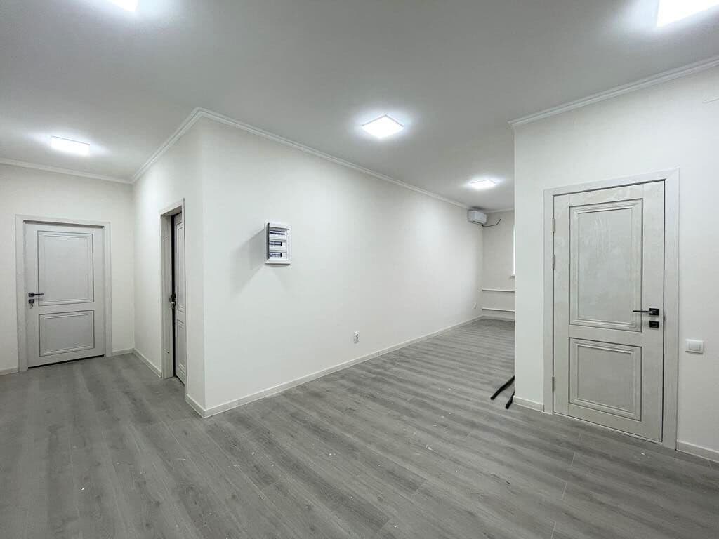 Офис, Коммерческая, 200 м2, этаж 3/3, Сост: Евроремонт - фото 7