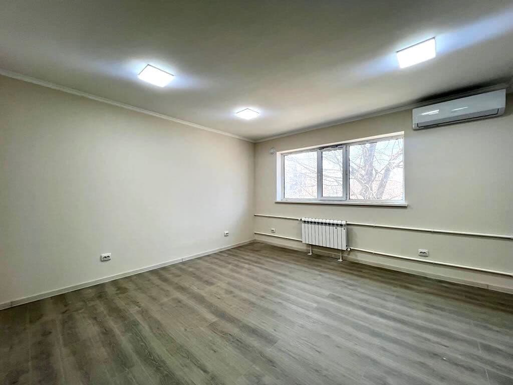 Офис, Коммерческая, 200 м2, этаж 3/3, Сост: Евроремонт - фото 13