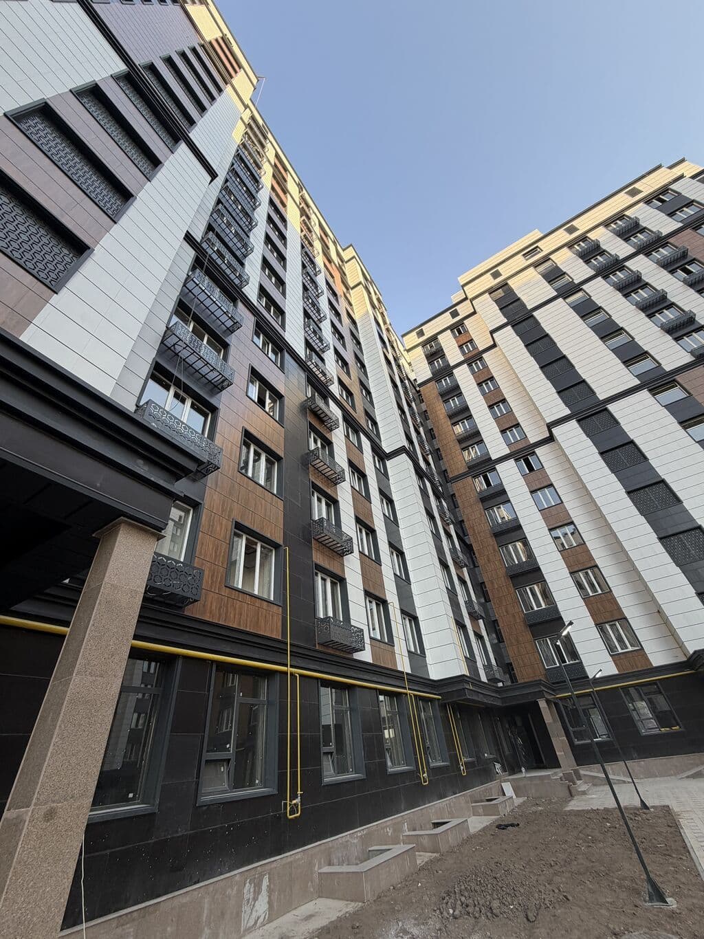 Элитка, 42 м2, этаж 11/12, ж/к Эмель, Сост: Евроремонт - фото 2