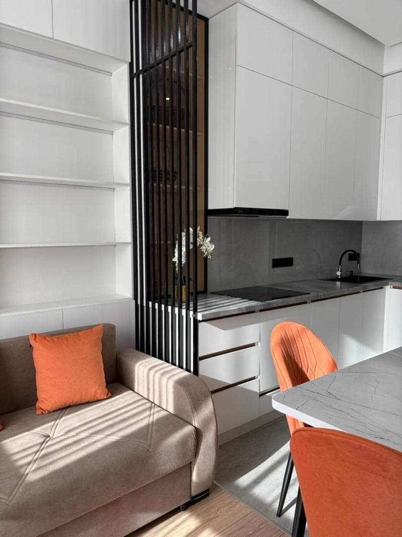 Продажа, Элитка, 2 ком, 54.5 м2, этаж 13/13, ж/к Роял(Royal), Сост: Евроремонт - фото 1
