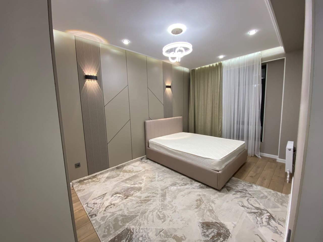 Элитка, 2 ком, 83 м2, этаж 9/14, ж/к Южный Квартал, Сост: Евроремонт
