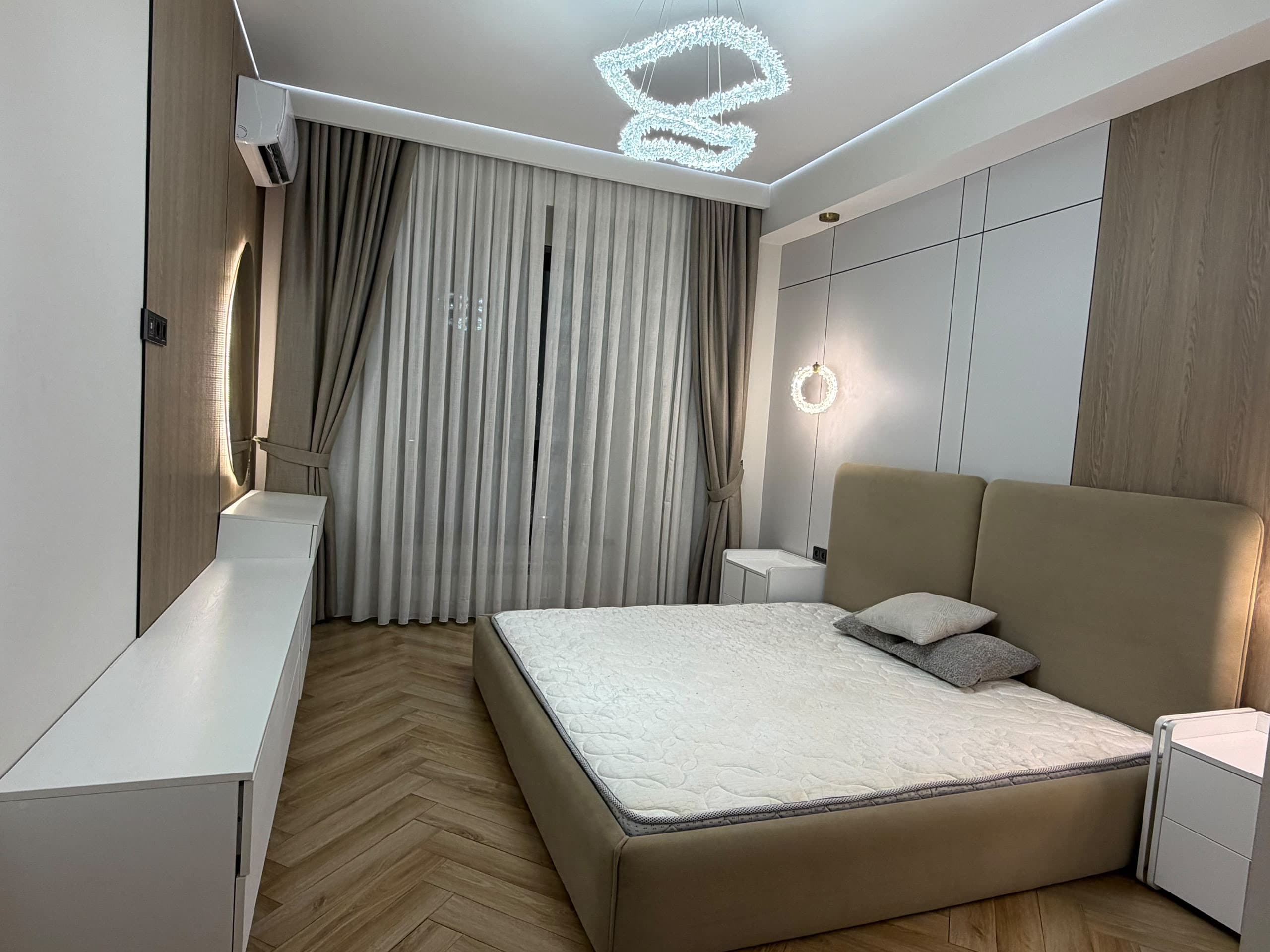 Элитка, 2 ком, 85 м2, этаж 8/27, ж/к Роял Таувер(Royal Tower), Сост: Евроремонт - фото 1