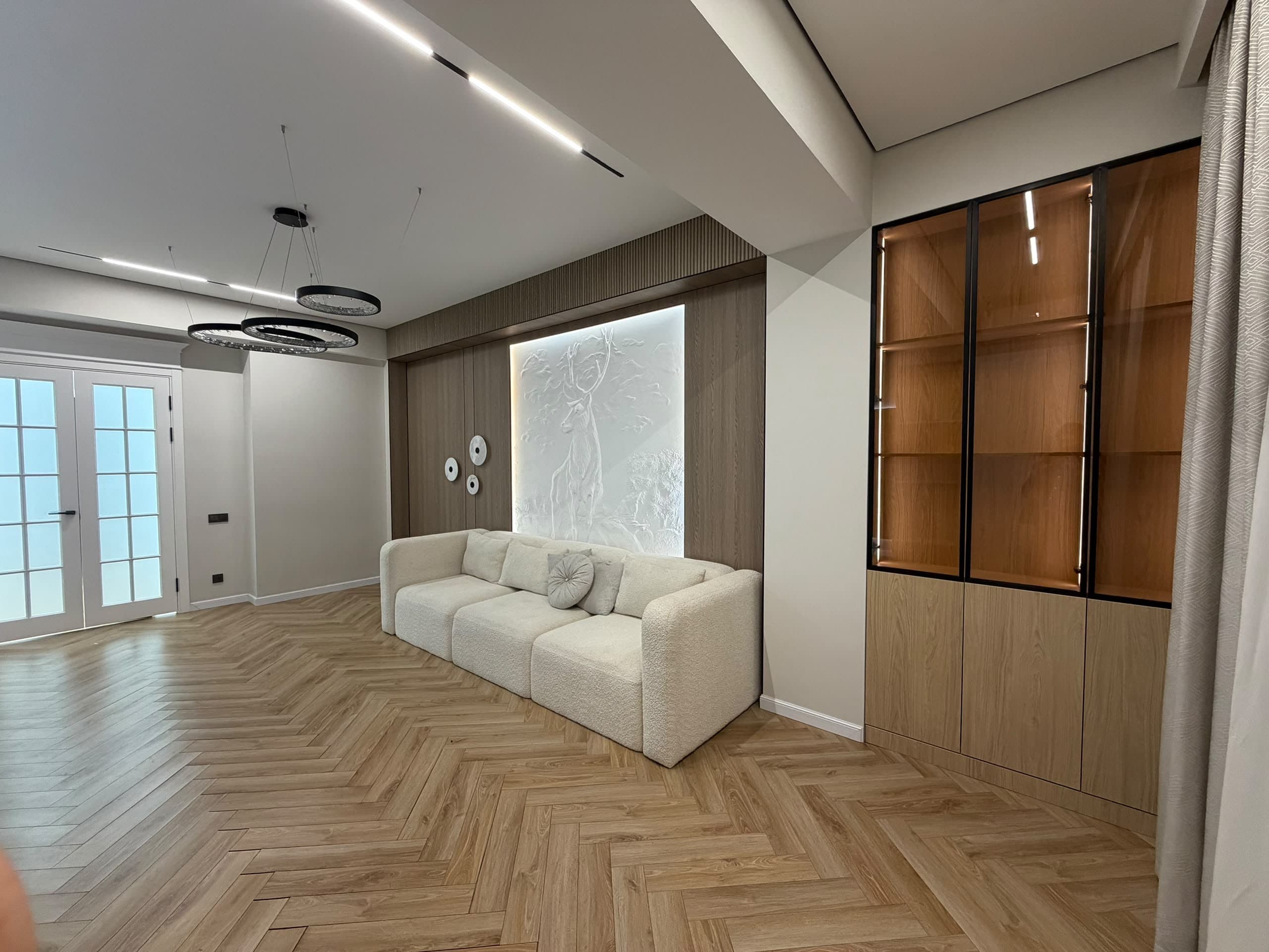 Элитка, 2 ком, 85 м2, этаж 8/27, ж/к Роял Таувер(Royal Tower), Сост: Евроремонт - фото 2