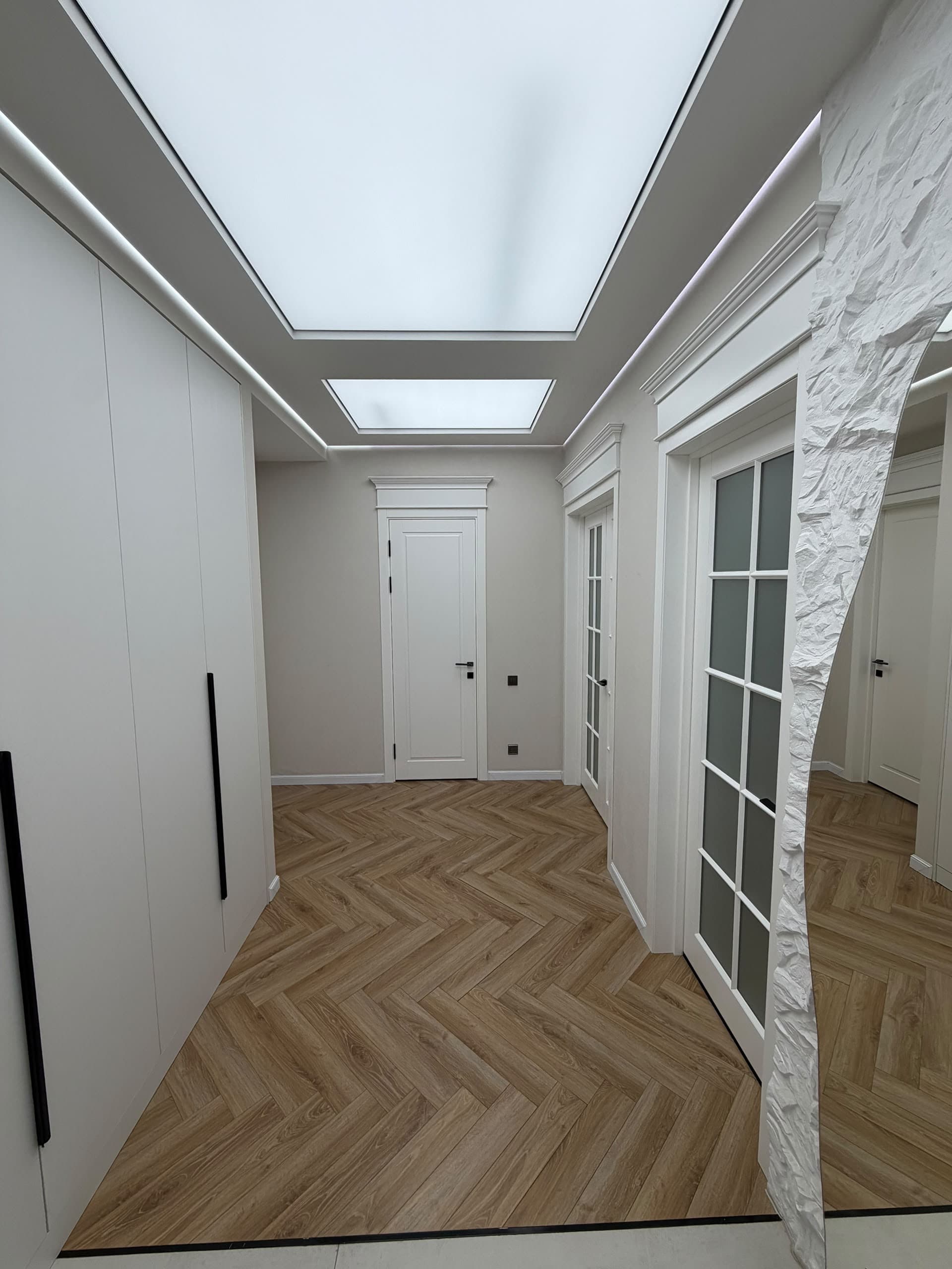 Элитка, 2 ком, 85 м2, этаж 8/27, ж/к Роял Таувер(Royal Tower), Сост: Евроремонт