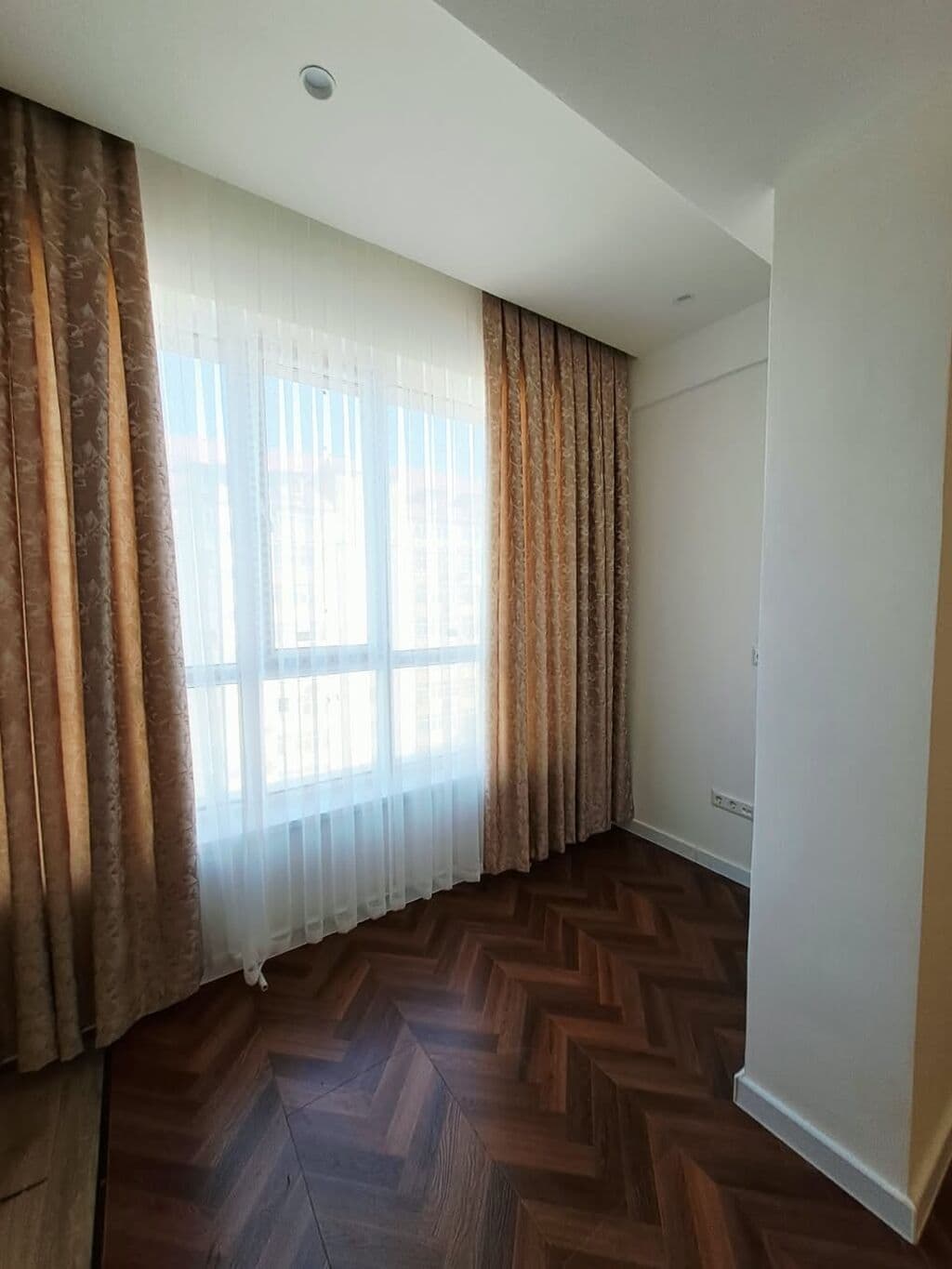 Элитка, 1 ком, 39 м2, этаж 7/14, ж/к AZUR, Сост: Евроремонт - фото 4
