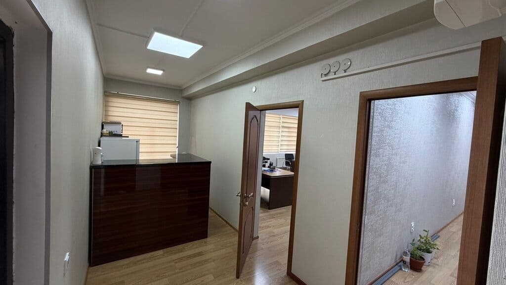 Офис, Коммерческая, 78 м2, этаж 3/5, Сост: Евроремонт - фото 1