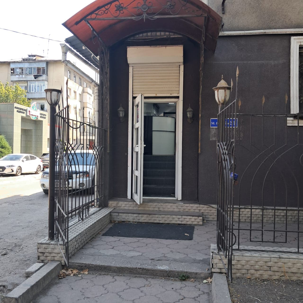 Офис, Коммерческая, 90 м2, этаж 1/4, Сост: Евроремонт